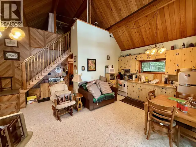 7640 BURGESS ROAD 100 Mile House, British Columbia in Houses for Sale in 100 Mile House - Image 12