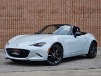 2016 Mazda MX-5 Miata the car that defines Zoom-Zoom . With just 112,000 km, this Ceramic Metallic r... (image 4)