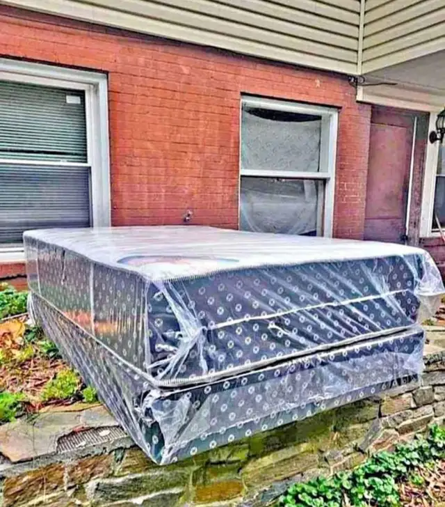Queen Mattress | Twin Mattress : Full Mattress / King Mattress in Beds & Mattresses in Oshawa / Durham Region - Image 8