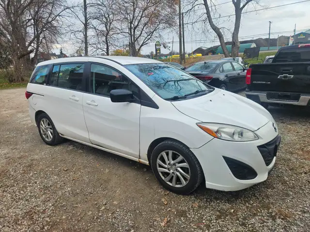 2012 MAZDA 5 6 PASSENGER'S LOOKS GREAT in Cars & Trucks in Hamilton - Image 5