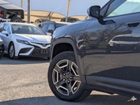 This Jeep Cherokee has a trusty Intercooled Turbo Gas/Electric I-4 1.6 L/98 engine powering this Var... (image 8)