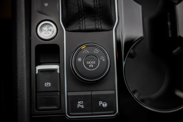 2018 VOLKSWAGEN Atlas Execline in Cars & Trucks in Kamloops - Image 16
