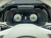 *Leather Seats!* With its impressive features list, awesome SUV capability, and luxury interior, thi... (image 9)