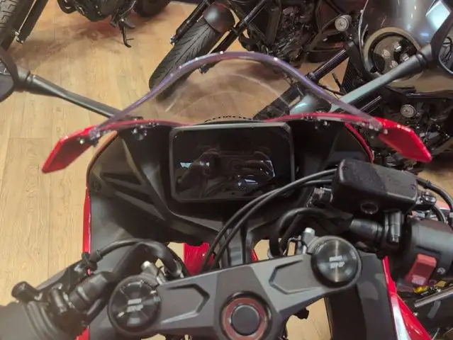 2026 Honda CBR650R E-Clutch ABS in Street, Cruisers & Choppers in Calgary - Image 15