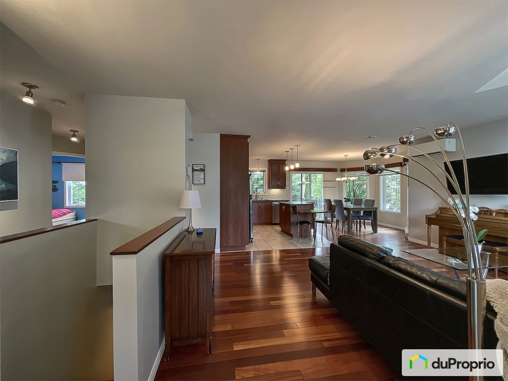 $574,500 - Bungalow for sale in Granby — photo 3