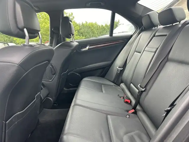 2011 MERCEDES-BENZ C-CLASS C 250 4MATIC in Cars & Trucks in Ottawa - Image 10