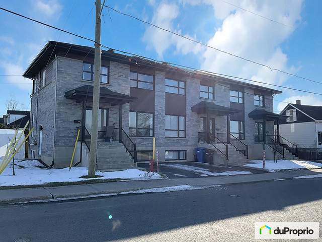 585 000$ - Maison en rangée / de ville à vendre dans Maisons à vendre  à Longueuil/Rive Sud