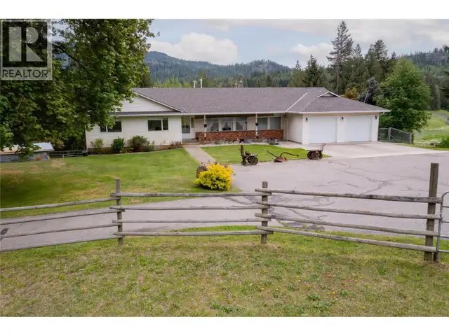 2240 97B Highway SE Salmon Arm, British Columbia in Houses for Sale in Kamloops - Image 30