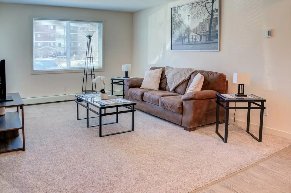 Apartments with In-Suite Laundry - Vanier Woods - Apartment for 5