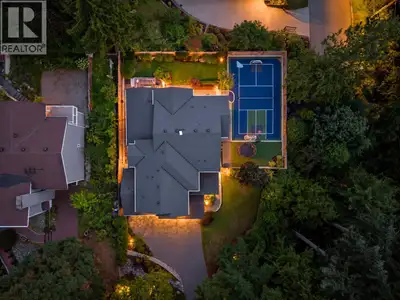 The family home you´ve been waiting for. Beautifully crafted by Noort Homes, 433 East Queens Road of...