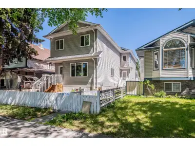 NO CONDO FEE. This half-duplex is sitting in the developed neighbourhood of Delton. Features hardwoo...
