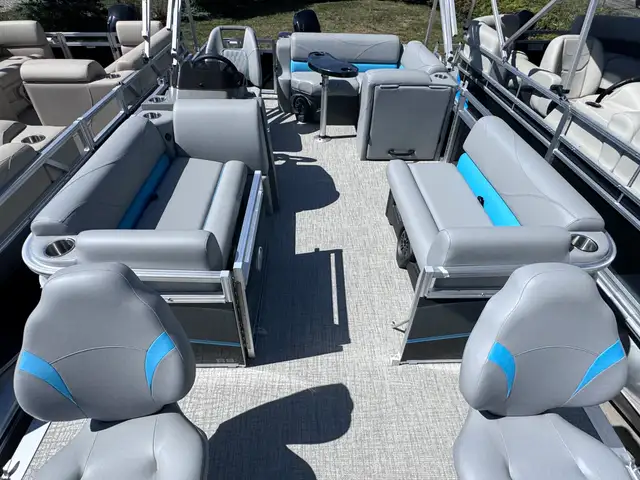 2025 Legend LE 19 RS EXT Pontoon Boat in Powerboats & Motorboats in Barrie - Image 6