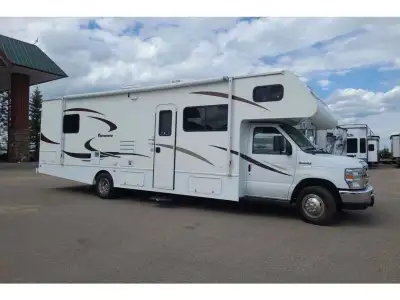 Single Slide Eagle Cap Motorhome, Rear Queen Bed, Dbl. Wardrobes, Wardrobe w/Drawers, Lav., Refriger...