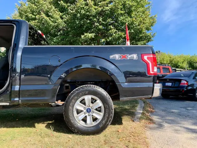 2016 FORD F-150 4X4 CREW 6.5FT LOW KMS LOADED in Cars & Trucks in Guelph - Image 5