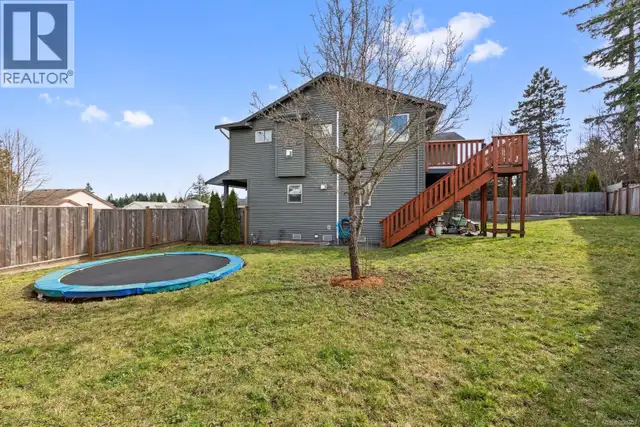 2735 Rydal Ave Cumberland, British Columbia in Houses for Sale in Comox / Courtenay / Cumberland - Image 7