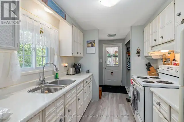 18 PINEVIEW STREET Malahide (Lyons), Ontario in Condos for Sale in Woodstock - Image 19