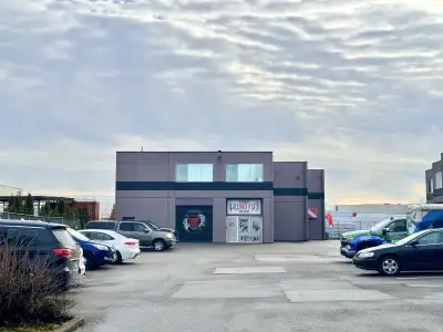 Check out this great Port Kells location, of these 2 Warehouse Units totalling 5464 Sq Ft. of Usable...