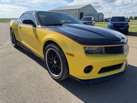 Our 2010 Chevrolet Camaro 2SS Coupe will make your pulse race in Yellow! Powered by a 6.2 Litre V8 o... (image 6)