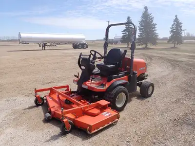 2422.1Hrs, 72in Deck, Rear Discharge, 4WD, Hydrostatic Transmission, 39HP 4 Cylinder Diesel Kubota E...