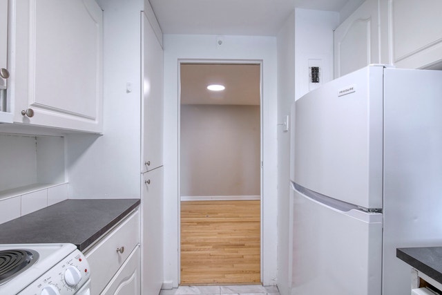 3435 Rue Drummond — photo 2