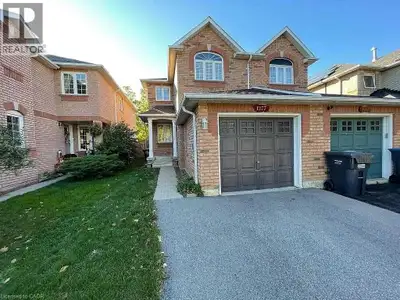 Elegant: 3-Bedroom Semi-Detached Home for Rent in Meadowvale Village, Mississauga Welcome to this be...