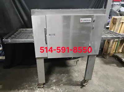 Lincoln Conveyor Pizza Oven / Four a Pizza Convoyeur 32" Belt, View more