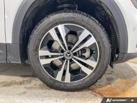 This Mercedes-Benz GLB boasts a Intercooled Turbo Premium Unleaded I-4 2.0 L/121 engine powering thi... (image 9)