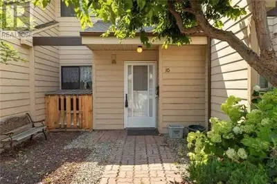 Family friendly, 2 Bed 2 Bath townhouse in the Landing Meadows complex. The main floor features an o...