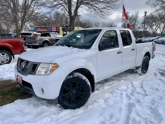 2012 NISSAN FRONTIER CREW 4X4 LOW KMS CERTIFIED in Cars & Trucks in Guelph - Image 4