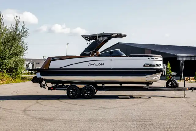 2024 Avalon WAKETOON in Powerboats & Motorboats in Rimouski / Bas-St-Laurent - Image 7
