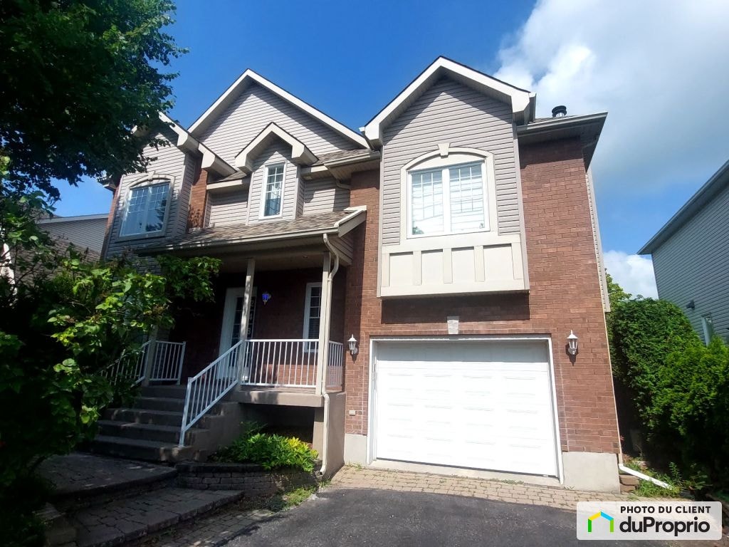 $832,900 - 2 Storey for sale in Ste-Julie — photo 1