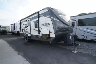 Welcome to Longhaul Trailer Sales Inc 2017 Palomino Puma 24FBS Couples Rear Bath Layout Good conditi...