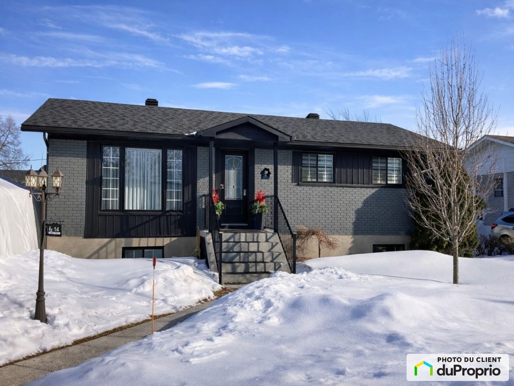 $625,000 - Bungalow for sale in Blainville — photo 1