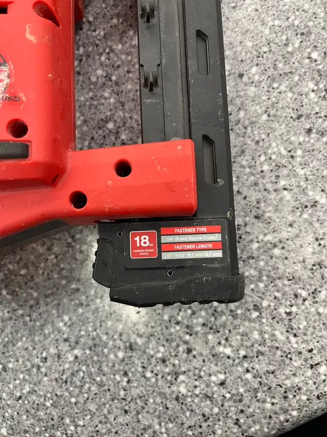 Milwaukee M18 FUEL 18G Narrow Crown Stapler -Bare Tool in Power Tools in City of Toronto - Image 4