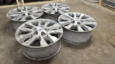 We are selling a full set of Rims from a 2011 TOYOTA TUNDRA. SIZE: 8X20 Bolt Pattern: 5X150 Offset:...