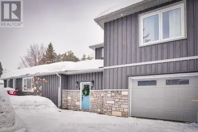 Family Retreat Near Orillia with Pool & Lake Access. This beautifully updated, move-in-ready, luxury...