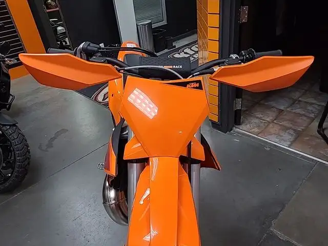 2025 KTM XC 250 in Dirt Bikes & Motocross in Calgary - Image 16