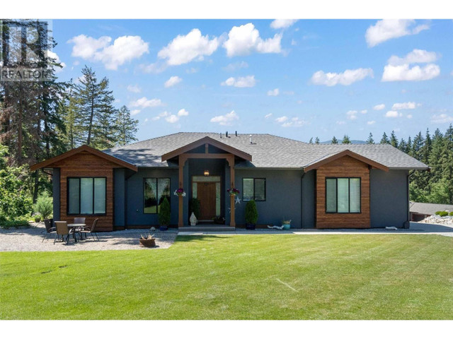 4040 20 Street NE Salmon Arm, British Columbia in Houses for Sale in Vernon