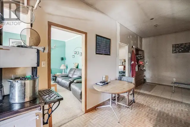 7465 Broadwater Road Castlegar, British Columbia in Houses for Sale in Nelson - Image 36