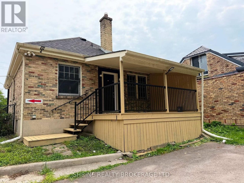367 SPRINGBANK DRIVE London South (South D), Ontario 2