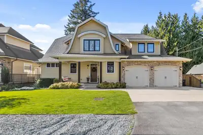 Stunning home in Fort Langley's most desirable area! This spacious residence features a dream kitche...