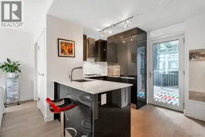 Now is your chance to own a truly unique home in Downtown Vancouver! Proudly offered by the original...