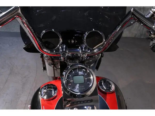 2011 Harley-Davidson SOFTAIL CVO CONVERTIBLE (FLSTSE2) in Street, Cruisers & Choppers in Ottawa - Image 8