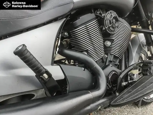 2016 Victory Motorcycles Magnum X-1 Stealth Edition in Sport Touring in Kelowna - Image 19