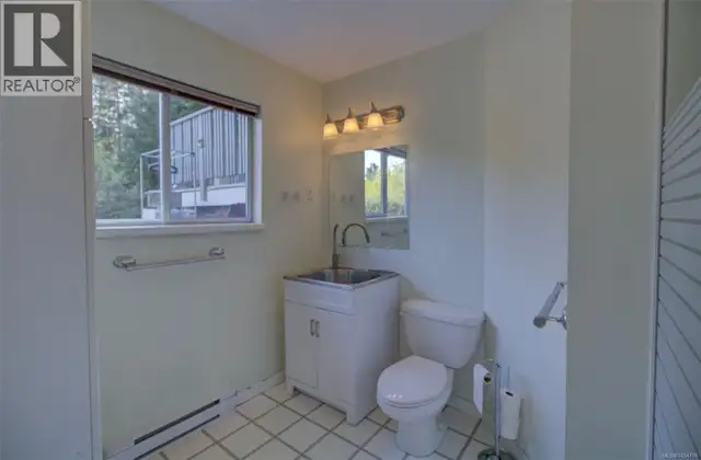 414 Donner Dr Gold River, British Columbia in Houses for Sale in Campbell River - Image 26