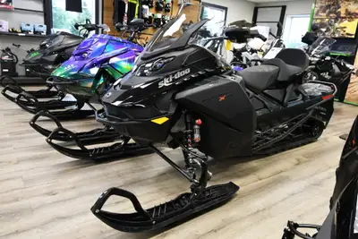 USED SLED FOR SALE 61KM 10.25 SCREEN, POWDERMAX 2" STOCK NUMBER 14016 PRICE IS PLUS TAX BUY NOW AND...