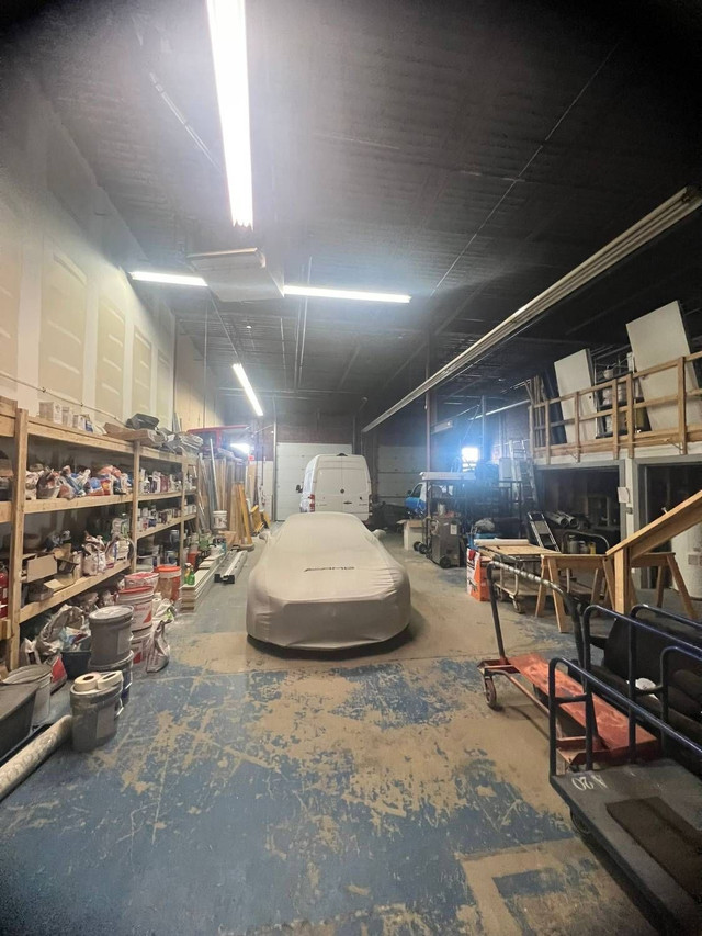 4,274 sqft private industrial warehouse for rent in Pickering in Commercial & Office Space for Rent in Oshawa / Durham Region
