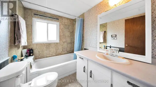 74652 TALBOT CRESCENT Bluewater (Stanley), Ontario in Houses for Sale in Grand Bend - Image 28