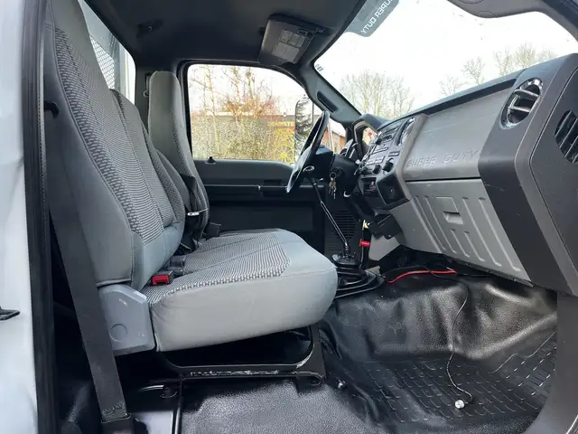2011 Ford F750 18 Foot Cummins Manual Flatdeck in Heavy Trucks in Winnipeg - Image 34