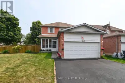 Sparkling clean ** 4 Bedrooms 4 Washrooms ** Inside corner lot pool size ** quiet neighborhood ** Wa...